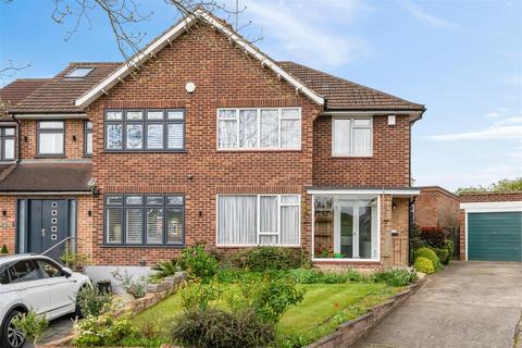 161 Chanctonbury Way, London, N12 7AE