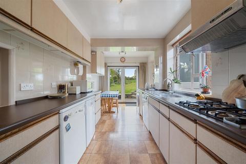 161 Chanctonbury Way, London, N12 7AE