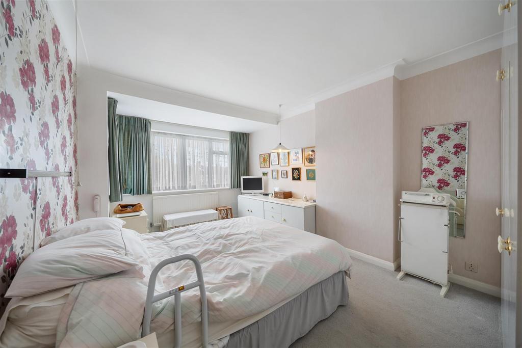 161 Chanctonbury Way N12 7 AE-No Watermark-2.jpg