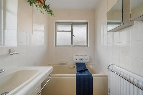 161 Chanctonbury Way, London, N12 7AE