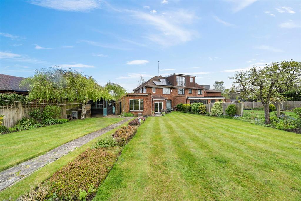 161 Chanctonbury Way N12 7 AE-No Watermark-12.jpg