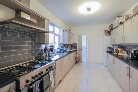 4 bedroom terraced house to rent, Northfield Road, Coventry CV1