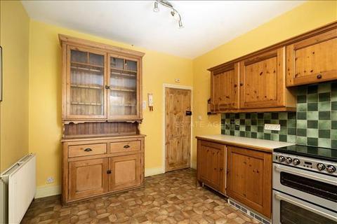 14a Sylvan Avenue, London, NW7 2JJ