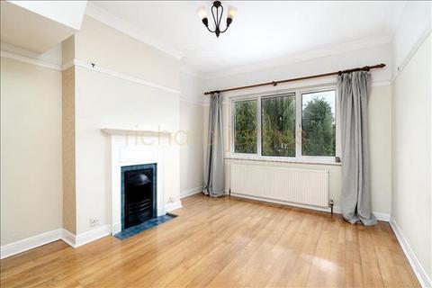14a Sylvan Avenue, London, NW7 2JJ