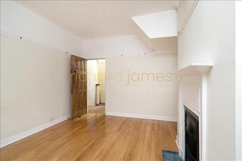 14a Sylvan Avenue, London, NW7 2JJ