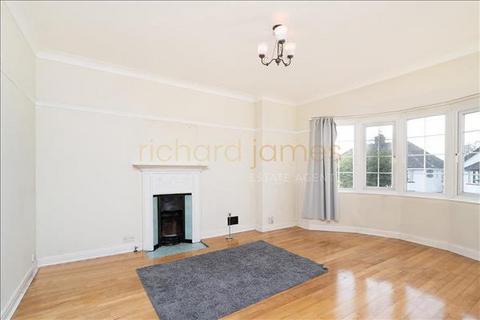 14a Sylvan Avenue, London, NW7 2JJ
