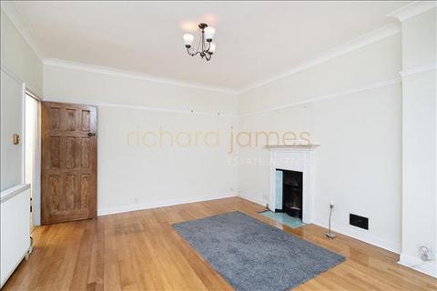14a Sylvan Avenue, London, NW7 2JJ