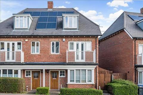 22 Inglis Way, London, NW7 1FJ