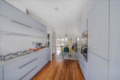 22 Inglis Way, London, NW7 1FJ
