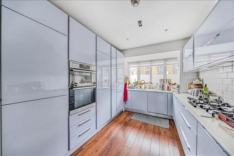 22 Inglis Way, London, NW7 1FJ