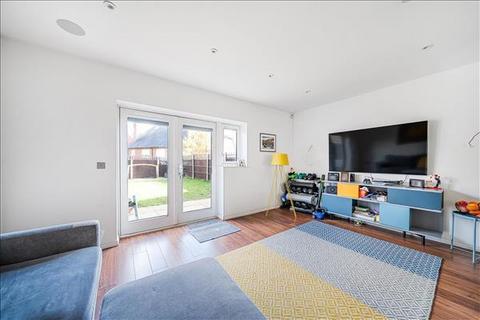 22 Inglis Way, London, NW7 1FJ