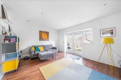 22 Inglis Way, London, NW7 1FJ