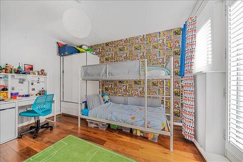 22 Inglis Way, London, NW7 1FJ