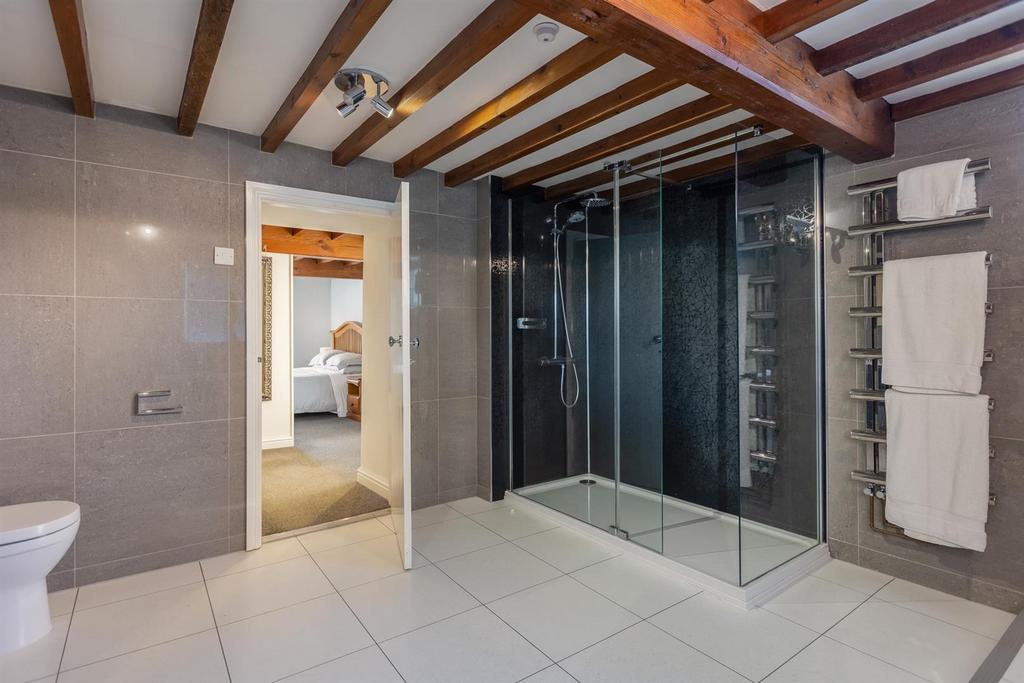 Principal Bedroom Suite