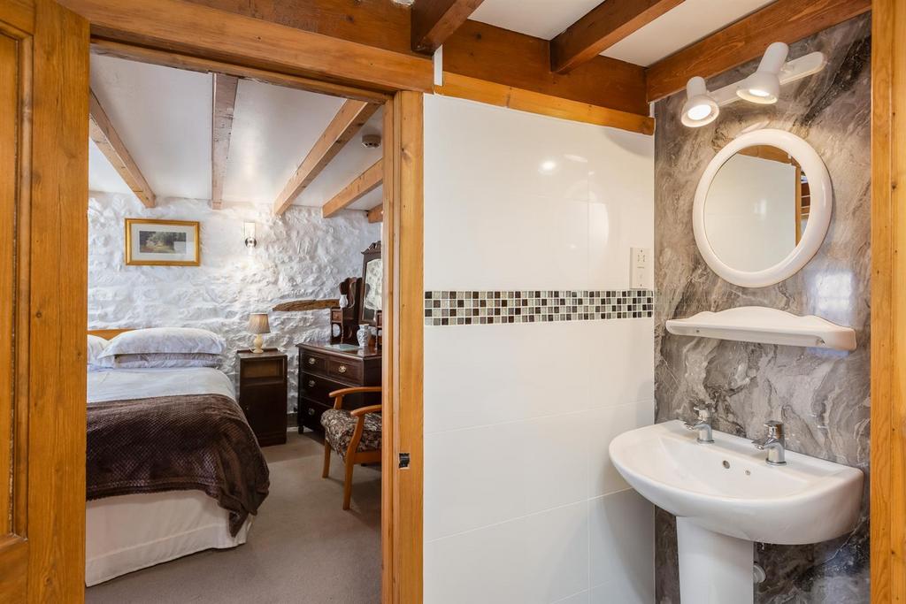 Bedroom 3 Suite
