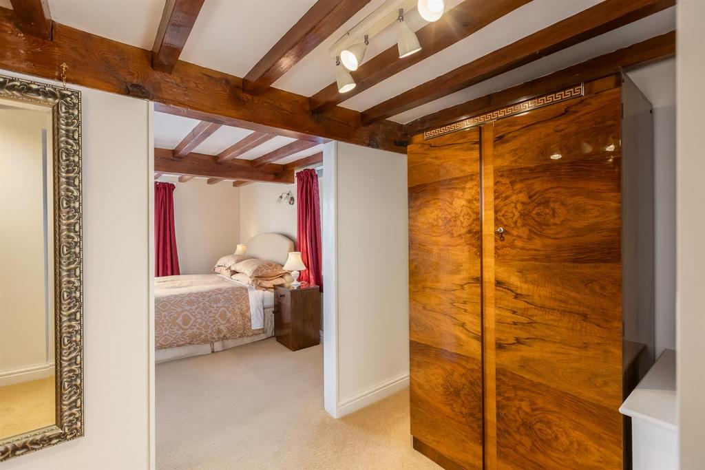 Bedroom 4 Suite