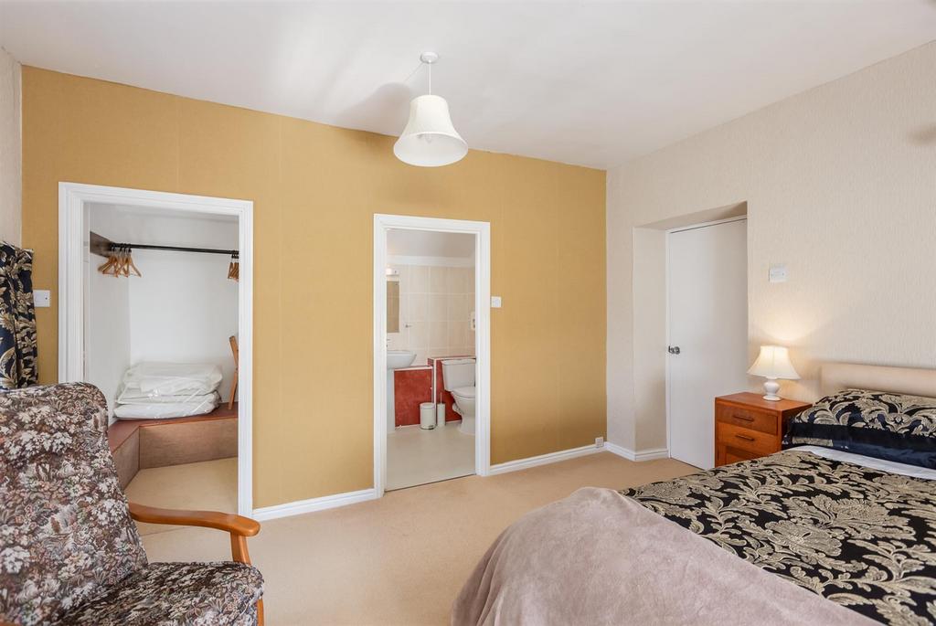 Bedroom 7 Suite