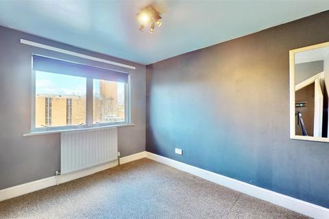 2 bedroom flat to rent, Bruce Road, London