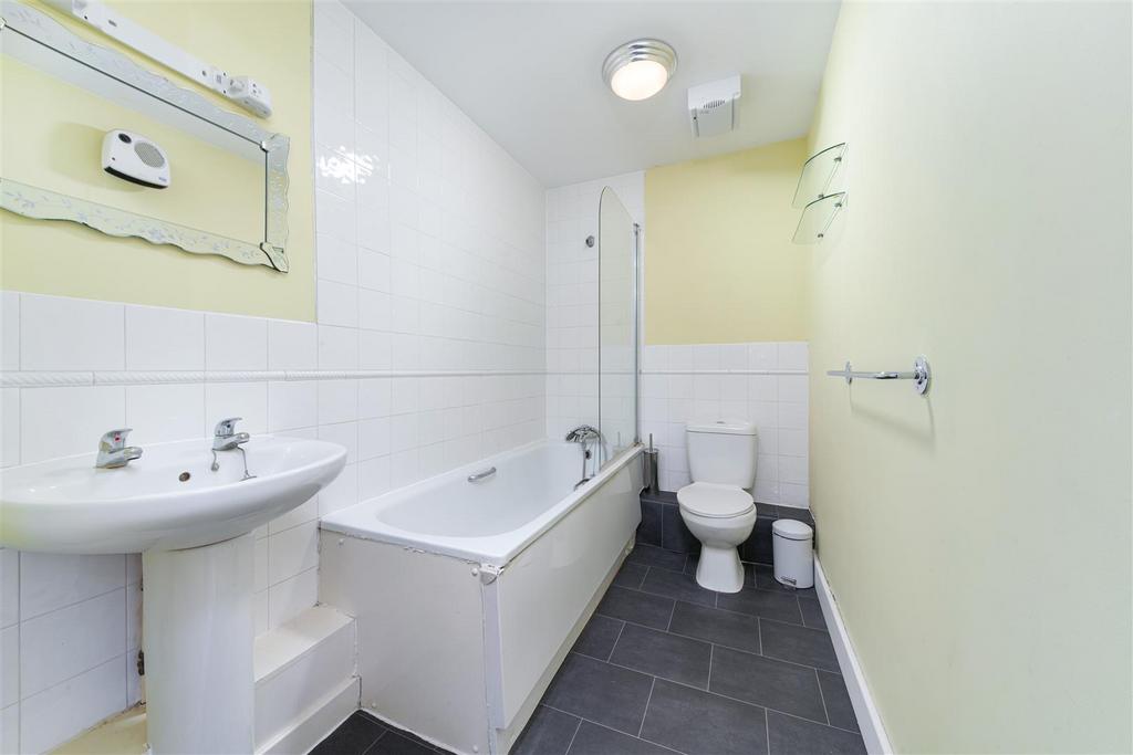 ECLIPSE HOUSE, Bathroom.jpg
