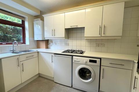 2 bedroom apartment to rent, Netley Street, Farnborough GU14