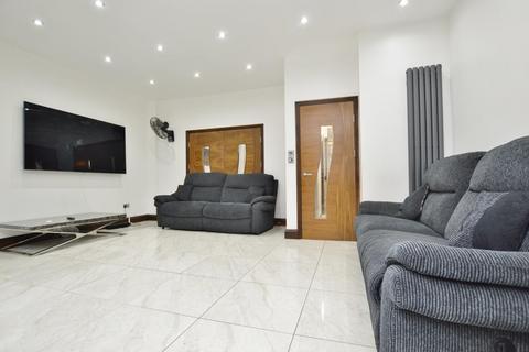 3 bedroom house to rent, Lichfield Road, East Ham, E6