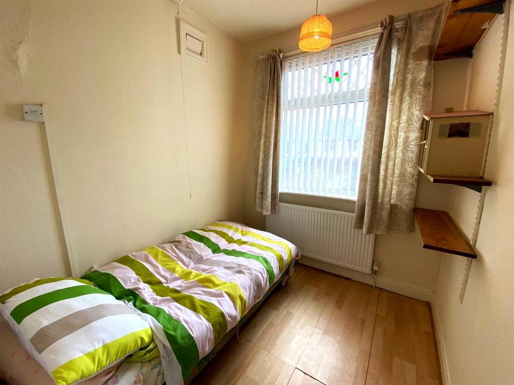 BEDROOM.jpg