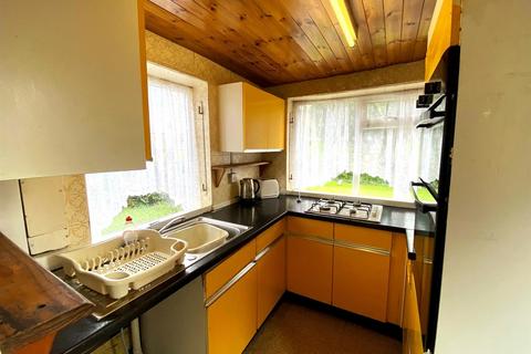 104 Broadoak Road, Ashton-under-lyne, OL6 8RS