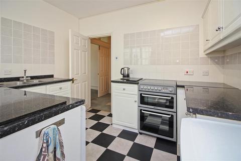 2 bedroom flat to rent, Sun Street, Canterbury