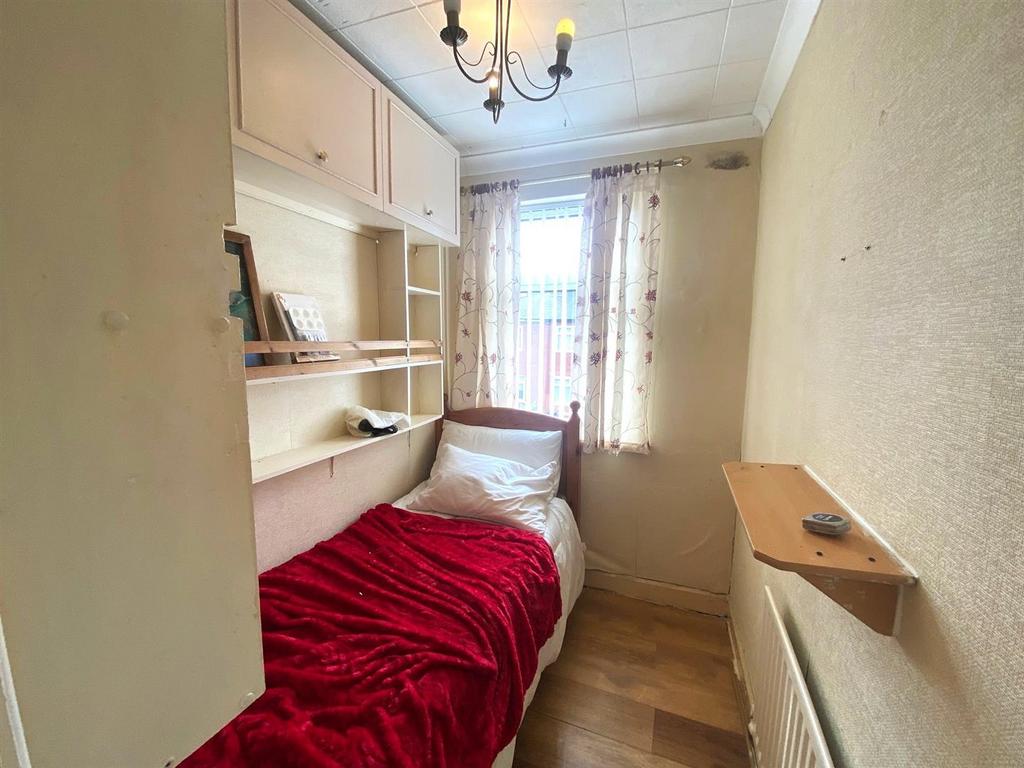 Bed 3.jpg