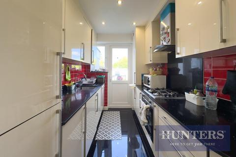 4 bedroom terraced house to rent, Hillcross Avenue, Morden, SM4