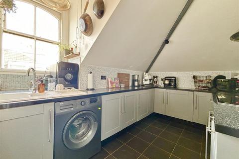 2 bedroom property for sale, Charles Road, St. Leonards-On-Sea TN38