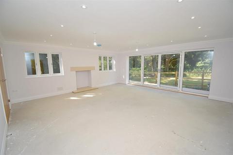 4 bedroom detached house for sale, Off Penny Royal Road, Danbury