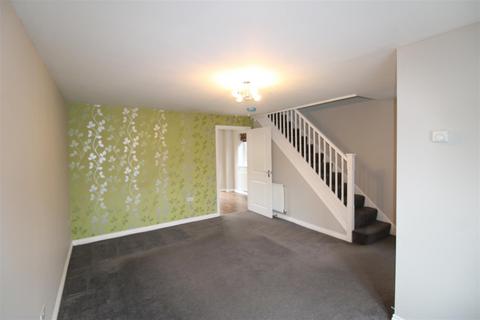 3 bedroom semi-detached house to rent, Leazes Parkway, Throckley, Newcastle Upon Tyne