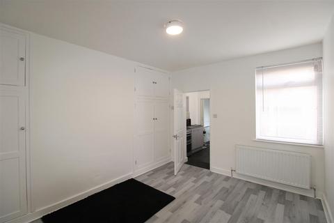 2 bedroom apartment for sale, The Oval, Walker, Newcastle Upon Tyne