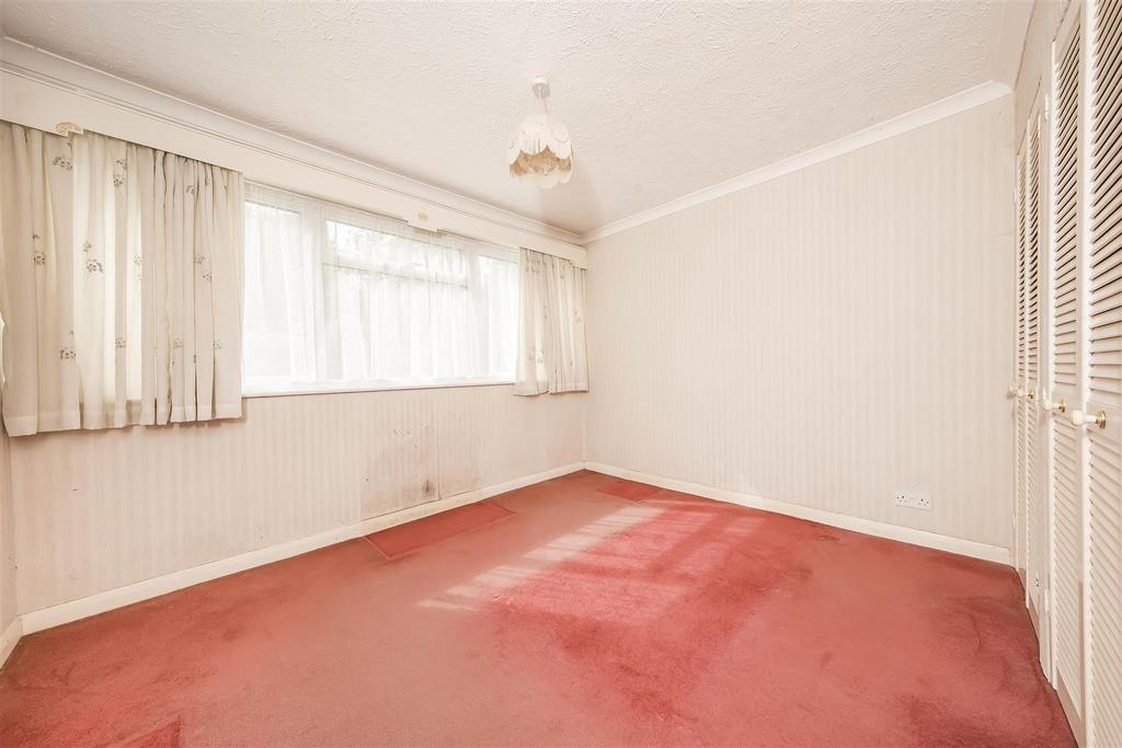 Wellesley Road, Twickenham 2 bed apartment for sale £400,000