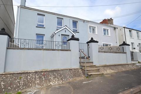 4 bedroom semi-detached house for sale, Hazelbank, Llanstadwell, Milford Haven
