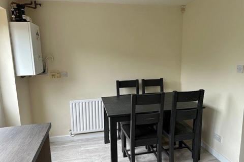 2 bedroom house to rent, John Clare Court - Kettering