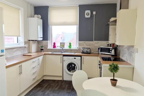 5 bedroom house share to rent, 47 High Road