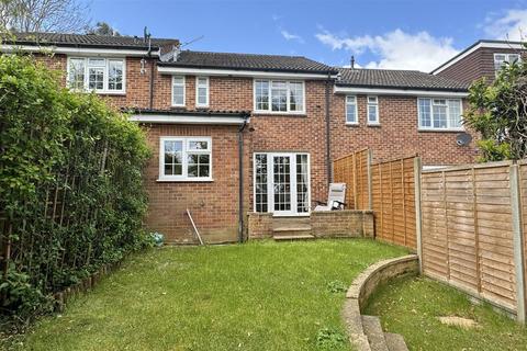 25 Chichester Close, Witley, Godalming, GU8 5PA
