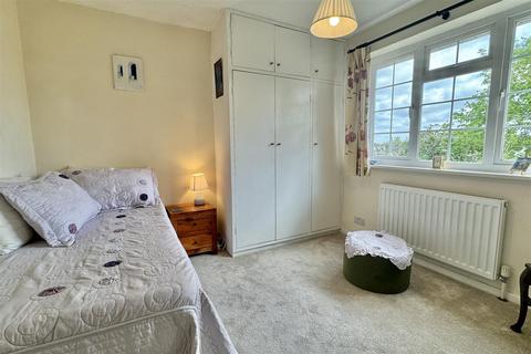 25 Chichester Close, Witley, Godalming, GU8 5PA