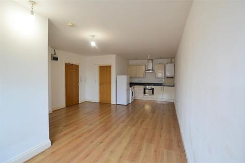 1 bedroom flat to rent, Ambassador House, Farnburn Avenue, Slough