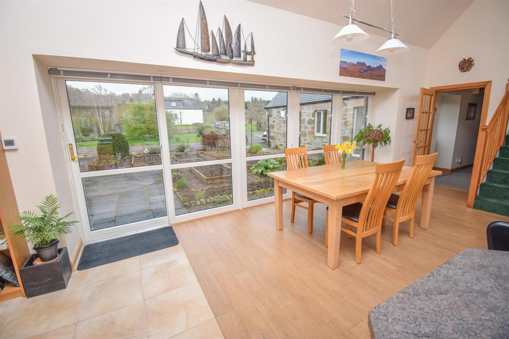 DINING AREA-2.png