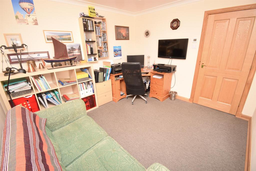 BEDROOM THREE-OFFICE (2)-2.jpg