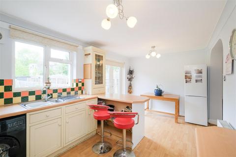 2 bedroom semi-detached bungalow for sale, Courtland Avenue, North Chingford