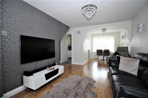 3 bedroom semi-detached house to rent, Hornbeam Close, Blackthorn Manor, Oadby, Leicester