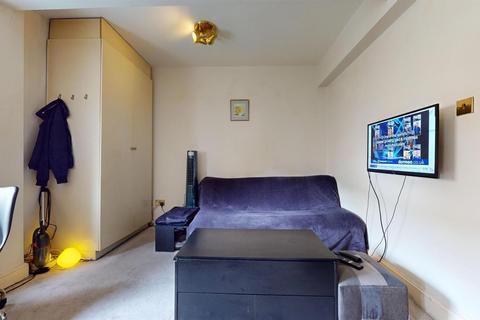 Studio for sale, Chelsea Cloisters, Sloane Avenue, London SW3