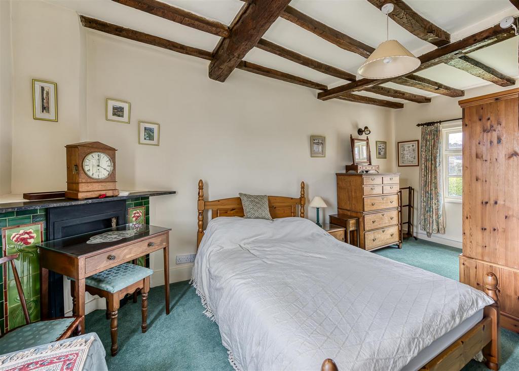 32 Church Hill-bed2.jpg