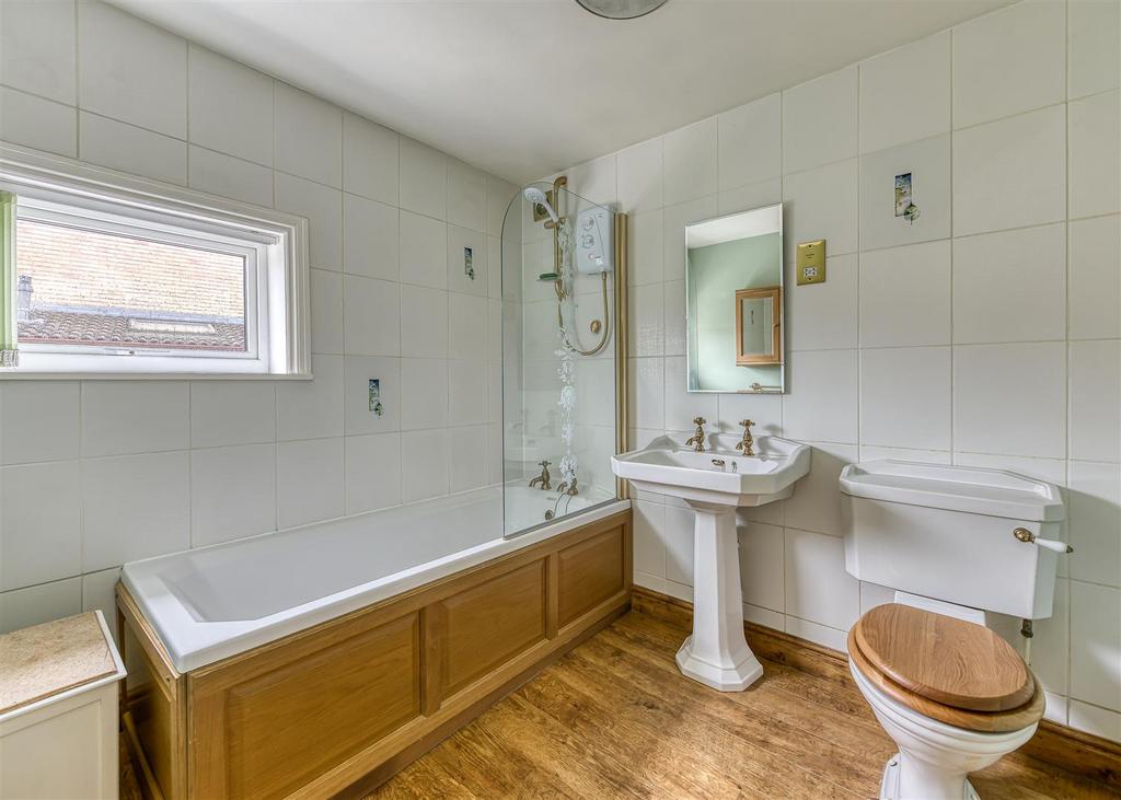 32 Church Hill-bathroom.jpg