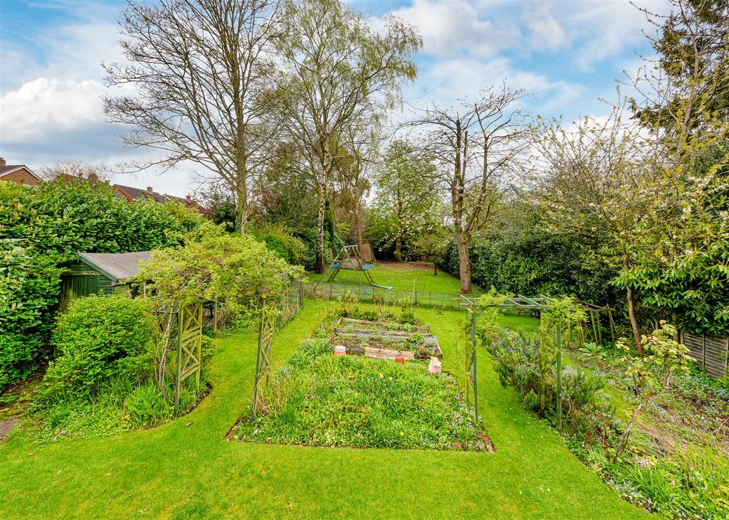 32 Church Hill-garden2.jpg