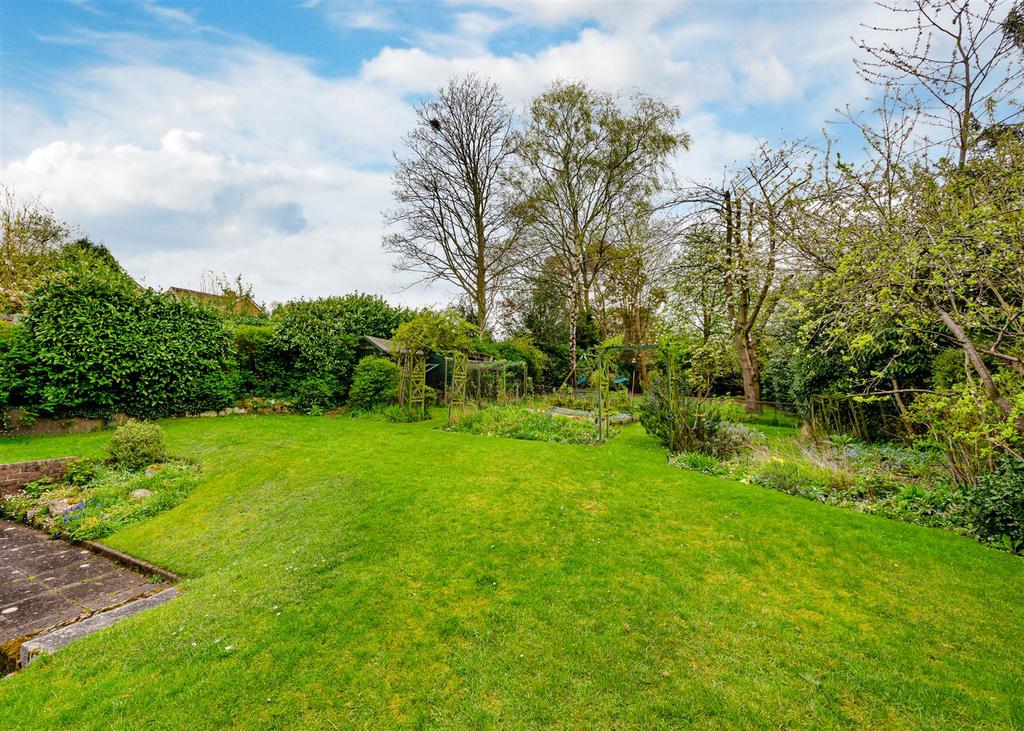 32 Church Hill-garden1.jpg